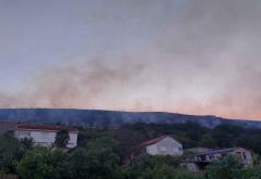 FOTO/VIDEO - Požar u Jasenici, ugrožene kuće